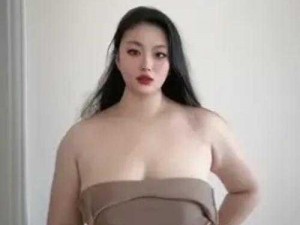 白嫩外女 BBWBBWBBW 时尚美妆，打造迷人妆容